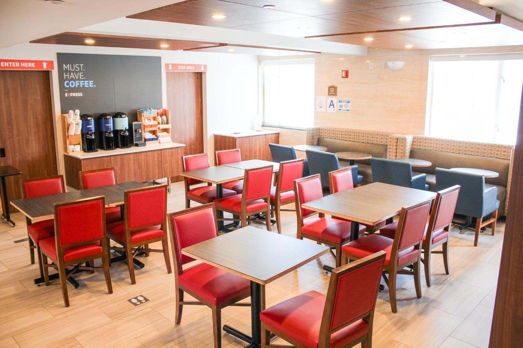Express Maspeth By Ihg New York